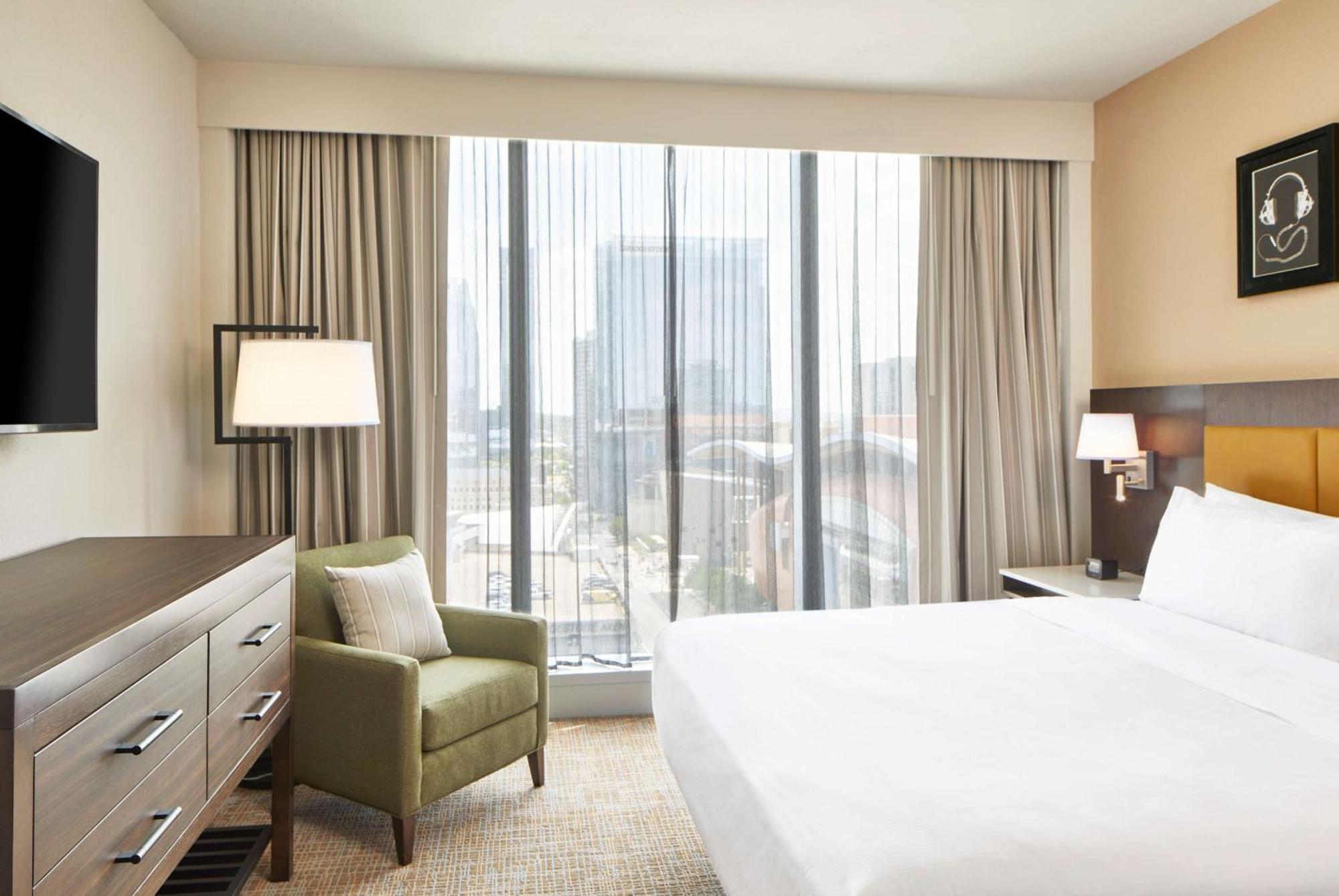 Embassy Suites By Hilton Nashville Downtown Dış mekan fotoğraf
